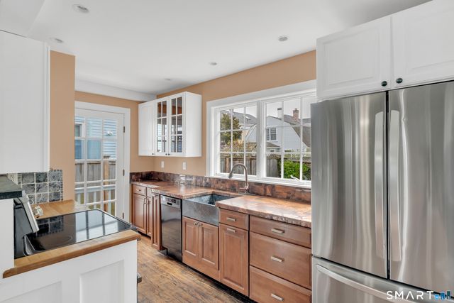 10 Trumbull Street, Stonington, CT 06378
