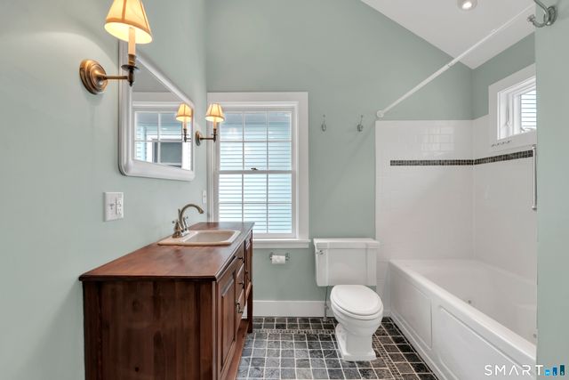 10 Trumbull Street, Stonington, CT 06378
