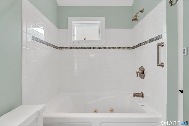 10 Trumbull Street, Stonington, CT 06378