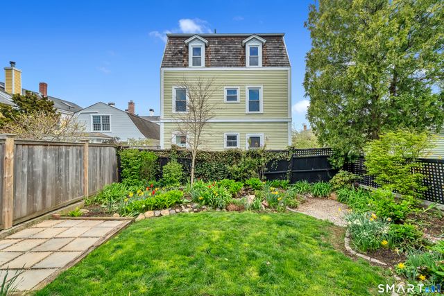 10 Trumbull Street, Stonington, CT 06378