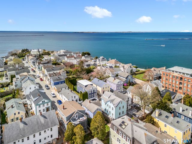 10 Trumbull Street, Stonington, CT 06378