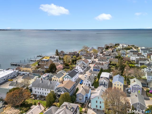 10 Trumbull Street, Stonington, CT 06378