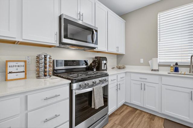 751 Crow Creek Cir, Galt, CA 95632