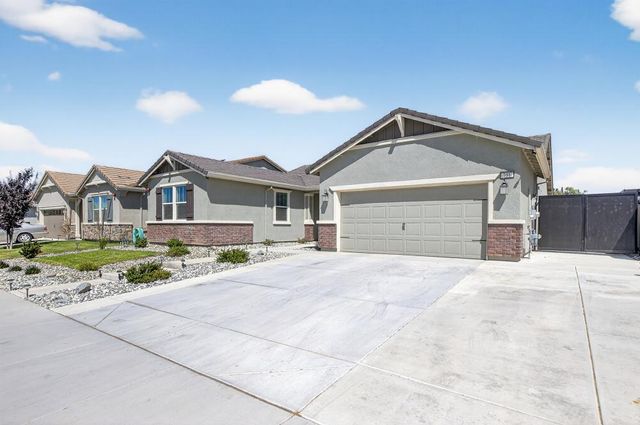 751 Crow Creek Cir, Galt, CA 95632