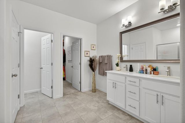 751 Crow Creek Cir, Galt, CA 95632