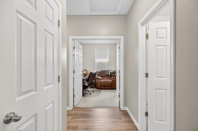 751 Crow Creek Cir, Galt, CA 95632