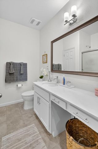 751 Crow Creek Cir, Galt, CA 95632