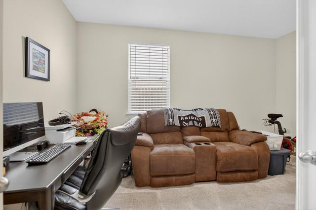 751 Crow Creek Cir, Galt, CA 95632