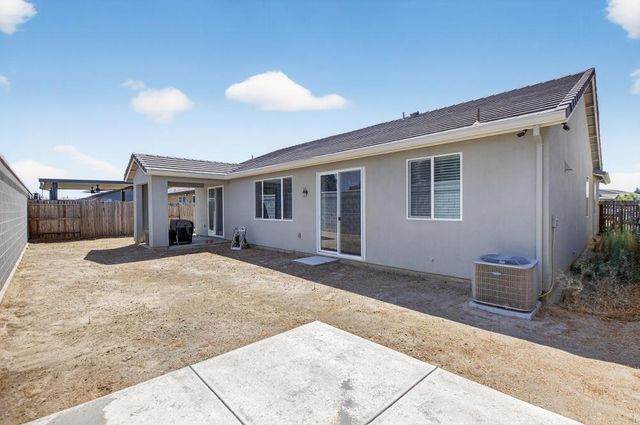 751 Crow Creek Cir, Galt, CA 95632