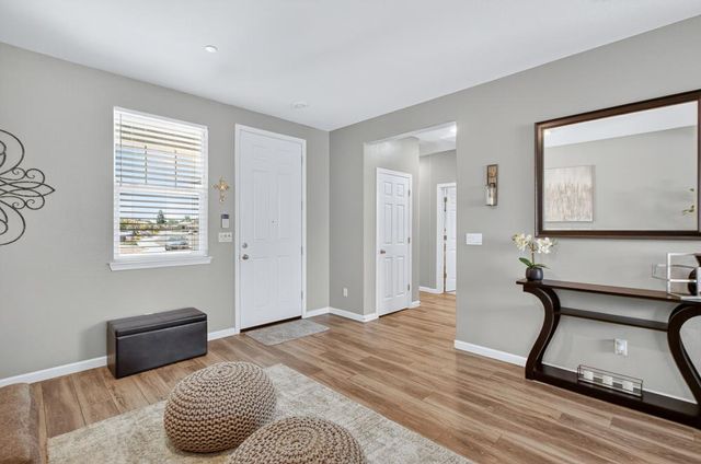 751 Crow Creek Cir, Galt, CA 95632