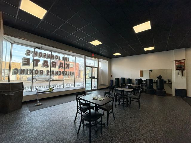 3112 Avenue of the Cities Avenue, Moline, IL 61265