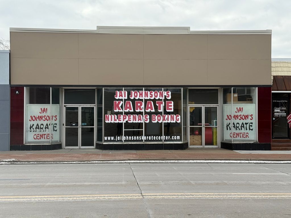 3112 Avenue of the Cities Avenue, Moline, IL 61265