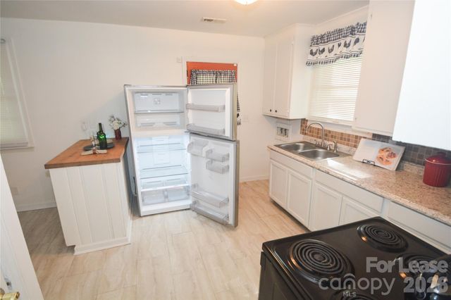 2143 Finchley Drive, Charlotte, NC 28215