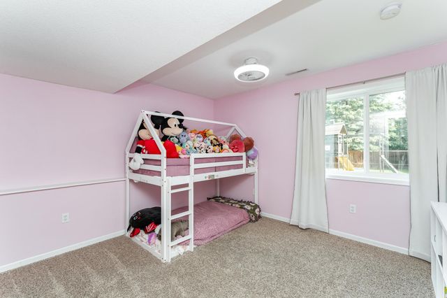 2 Lillie Lane SE, Pine Island, MN 55963