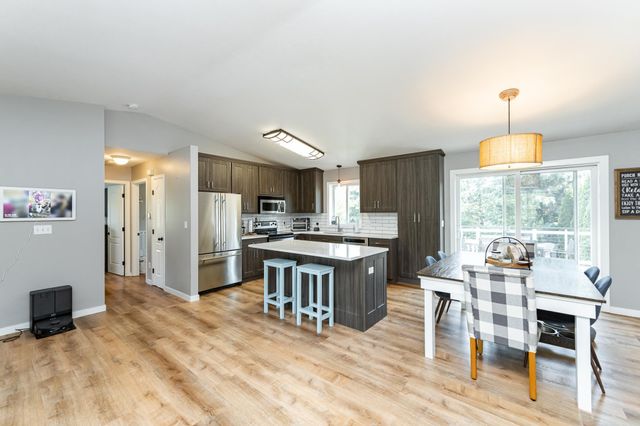 2 Lillie Lane SE, Pine Island, MN 55963