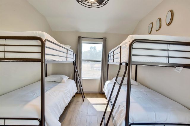 609 S Creekwood DR, Driftwood, TX 78619