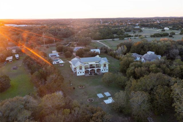 609 S Creekwood DR, Driftwood, TX 78619