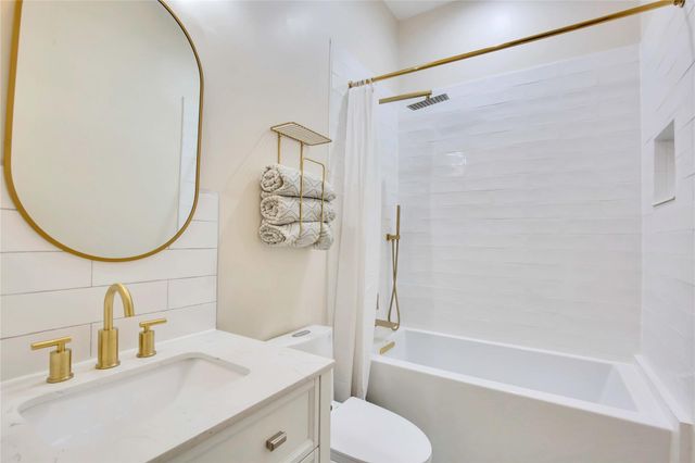 609 S Creekwood DR, Driftwood, TX 78619