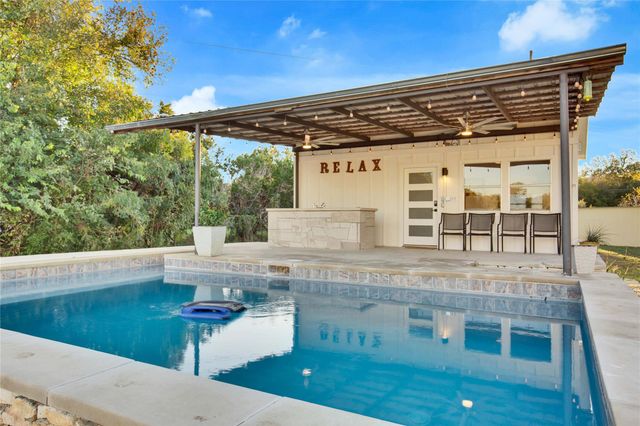 609 S Creekwood DR, Driftwood, TX 78619