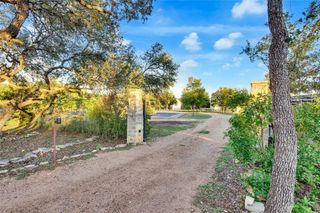 609 S Creekwood DR, Driftwood, TX 78619