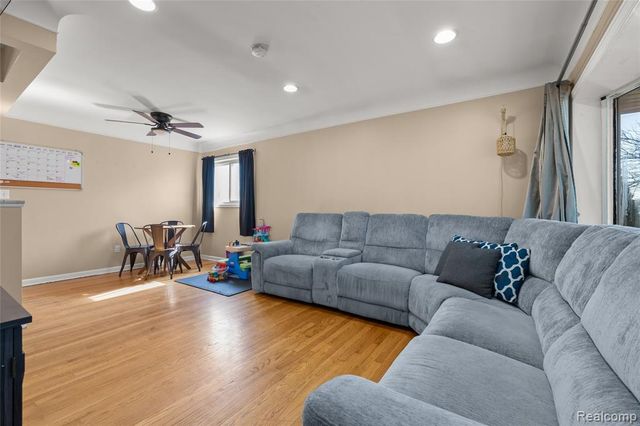 6452 Arcola Street, Garden City, MI 48135