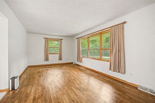 808 Jones Street, Marshall, MI 49068