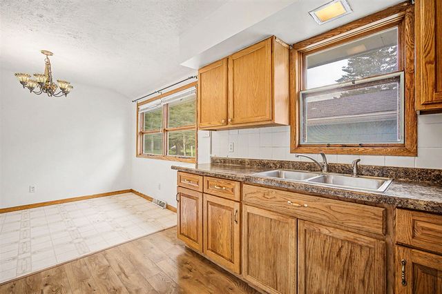808 Jones Street, Marshall, MI 49068
