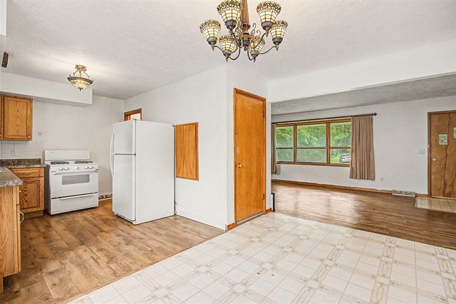 808 Jones Street, Marshall, MI 49068