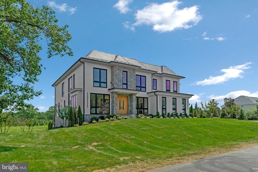 5265 CHANDLEY FARM CIR, Centreville, VA 20120