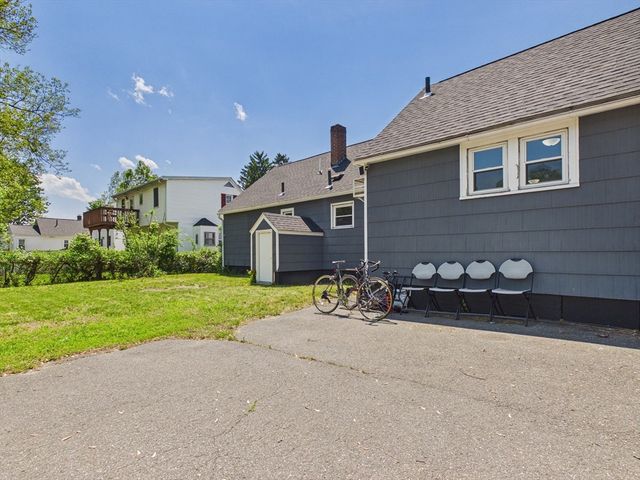 5 Barber St, Springfield, MA 01109