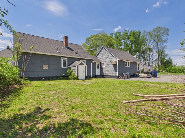 5 Barber St, Springfield, MA 01109