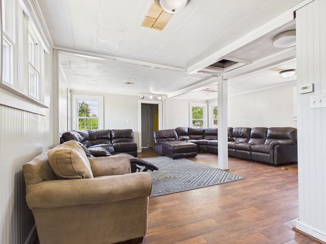 5 Barber St, Springfield, MA 01109