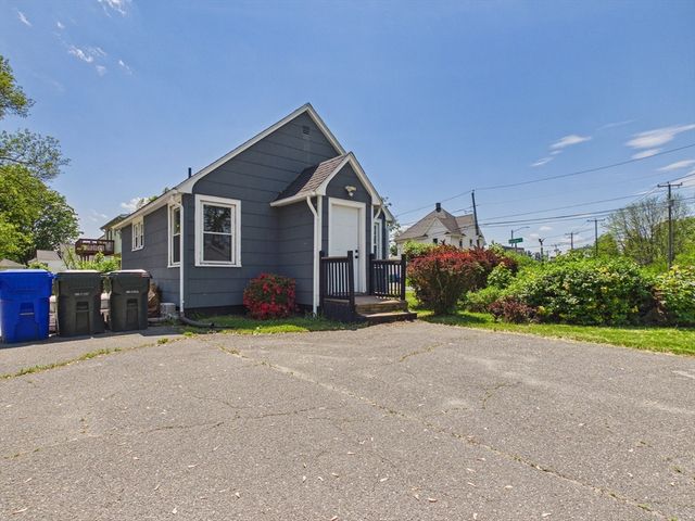 5 Barber St, Springfield, MA 01109