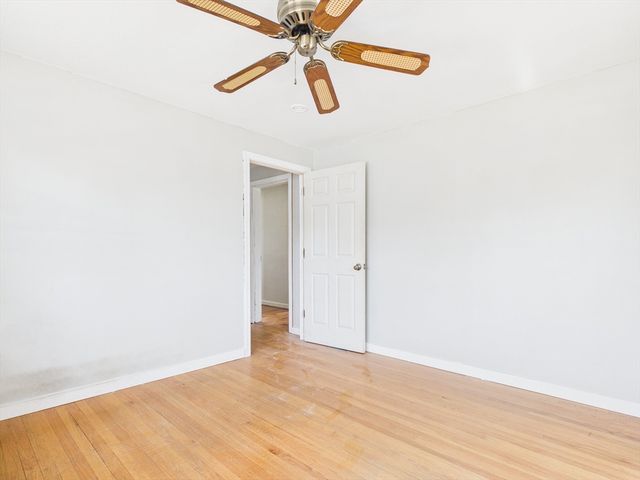 5 Barber St, Springfield, MA 01109