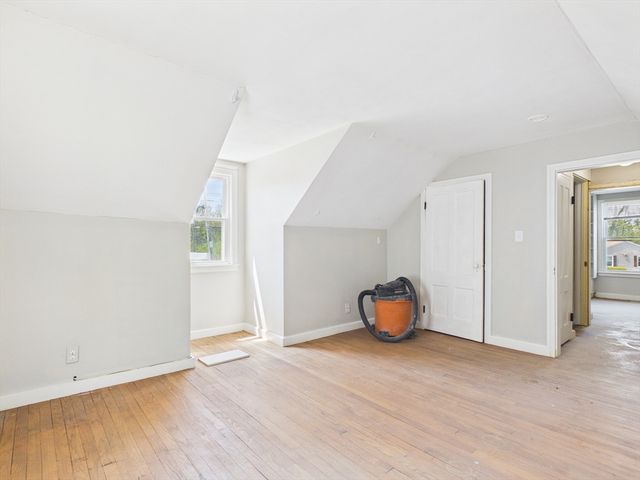 5 Barber St, Springfield, MA 01109