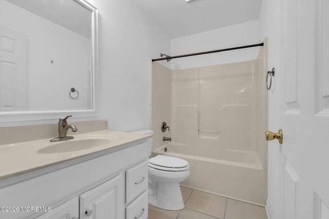 9 Forecastle Way, Waretown, NJ 08758