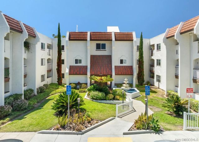 6350 Genesee Avenue 312, San Diego, CA 92122