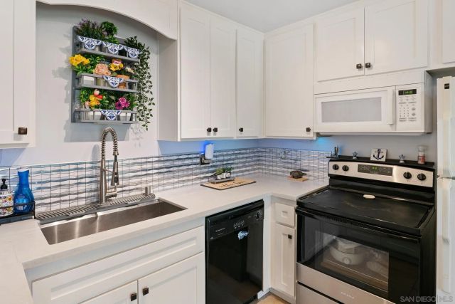 6350 Genesee Avenue 312, San Diego, CA 92122