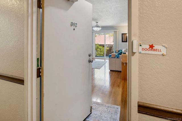 6350 Genesee Avenue 312, San Diego, CA 92122