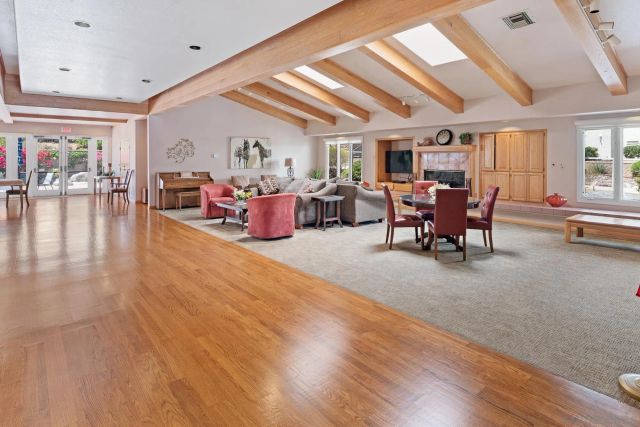 6350 Genesee Avenue 312, San Diego, CA 92122