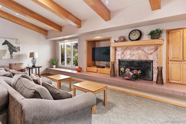6350 Genesee Avenue 312, San Diego, CA 92122
