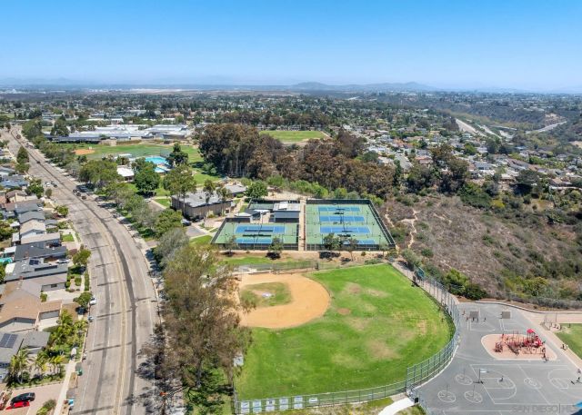 6350 Genesee Avenue 312, San Diego, CA 92122