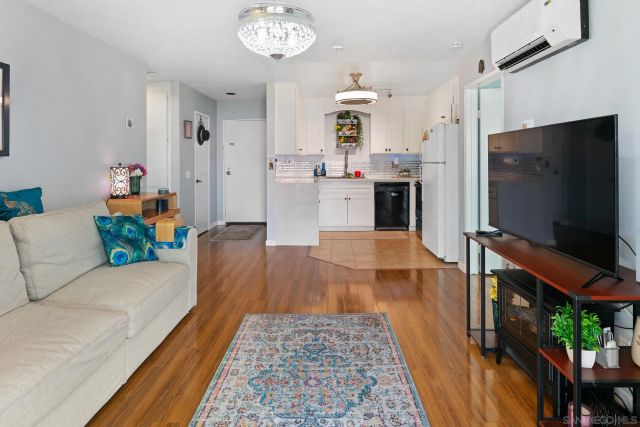 6350 Genesee Avenue 312, San Diego, CA 92122