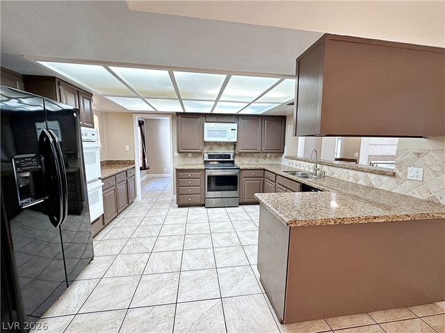 2241 Lucerne Drive, Henderson, NV 89014