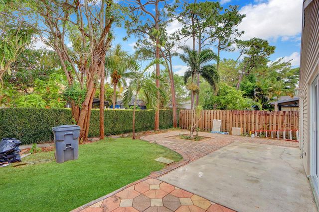 1413 Blue Clover Lane, West Palm Beach, FL 33415