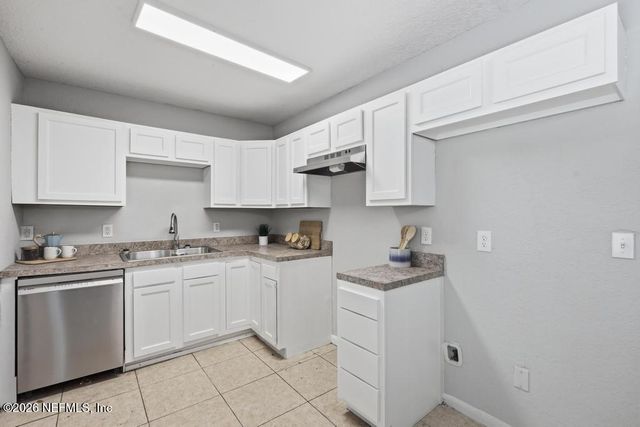 8023 ALMAR Place, Jacksonville, FL 32208