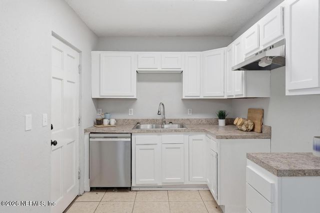 8023 ALMAR Place, Jacksonville, FL 32208