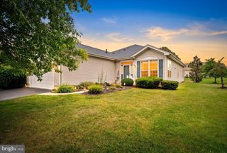 5 ELLINGTON DR, Columbus, NJ 08022