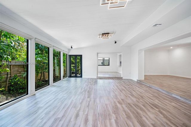 7810 Beachview Dr, North Bay Village, FL 33141