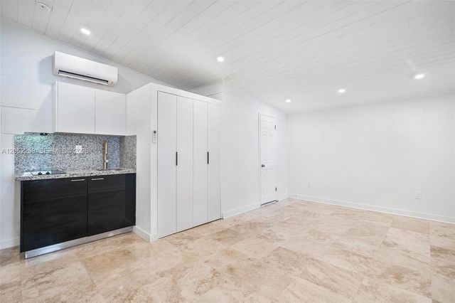 7810 Beachview Dr, North Bay Village, FL 33141